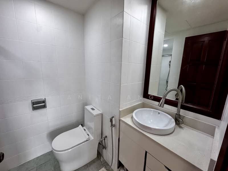 Simsville Condominium For Sale at S$ 1,460,000 | PropertyGuru Singapore - Bathroom