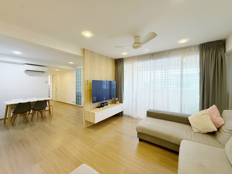 761 Woodlands Avenue 6 HDB Flat For Sale at S$ 700,000 | PropertyGuru Singapore - Living Room