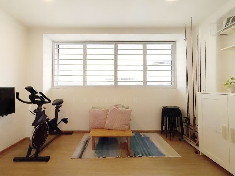 761 Woodlands Avenue 6 HDB Flat For Sale at S$ 700,000 | PropertyGuru Singapore - Balcony
