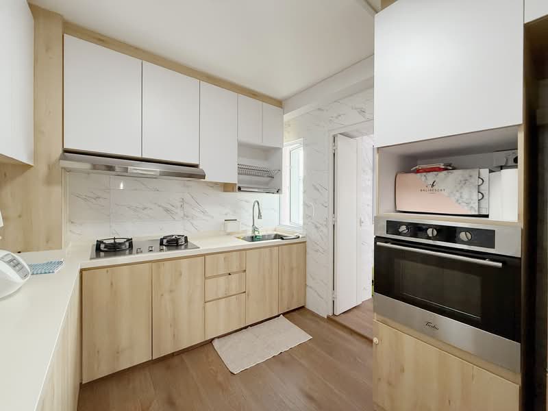 761 Woodlands Avenue 6 HDB Flat For Sale at S$ 700,000 | PropertyGuru Singapore - Kitchen