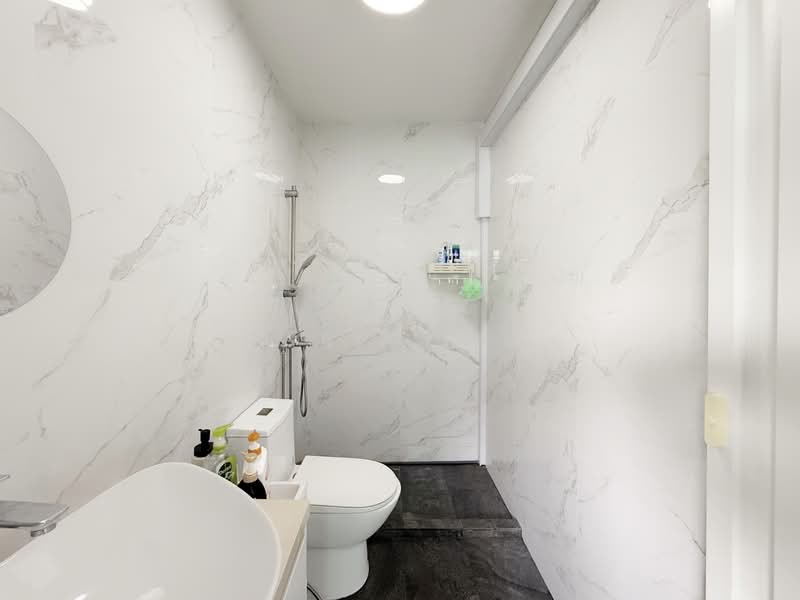 761 Woodlands Avenue 6 HDB Flat For Sale at S$ 700,000 | PropertyGuru Singapore - Common Bathroom