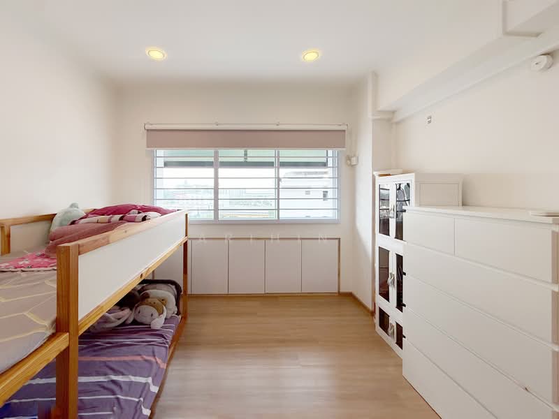 761 Woodlands Avenue 6 HDB Flat For Sale at S$ 700,000 | PropertyGuru Singapore - Bedroom