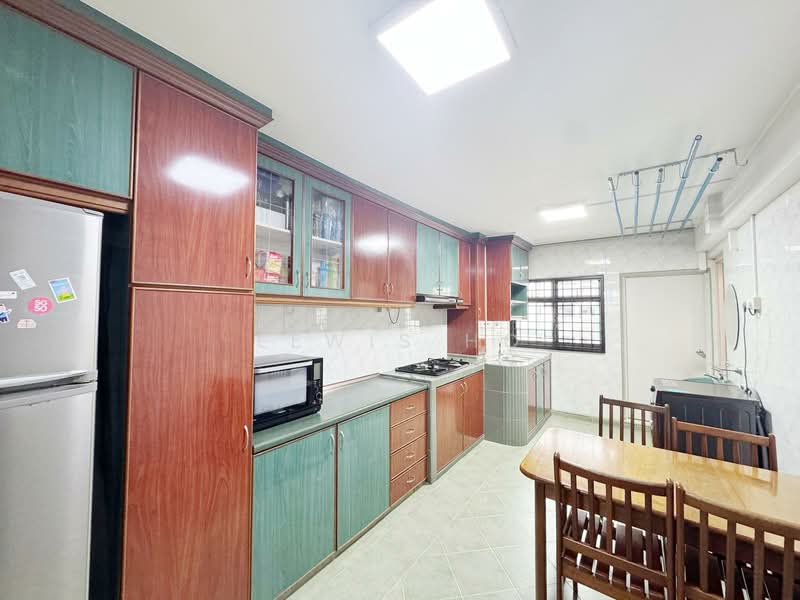 For Sale - 215 Ang Mo Kio Avenue 1