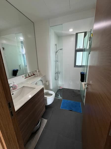 Double Bay Residences Condominium For Sale at S$ 2,280,000 | PropertyGuru Singapore - Bathroom