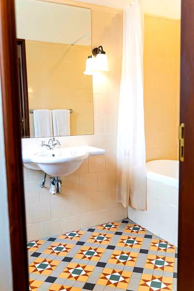 Lotus @ Joo Chiat, 89 Joo Chiat Place, 3 Bedrooms, 1,717 sqft, Apartment For Rent, by Julian Khoo, 500093882 - Bathroom - PropertyGuru.com.sg