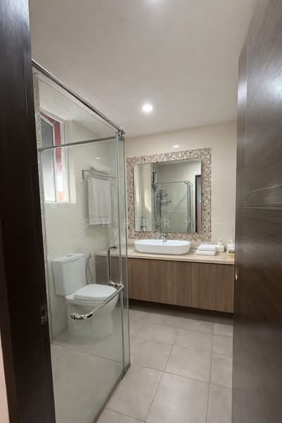 Loyang Villas Corner Terrace For Sale at S$ 2,580,000 | PropertyGuru Singapore - Bathroom