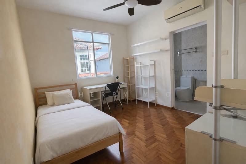 Loyang Villas Corner Terrace For Sale at S$ 2,580,000 | PropertyGuru Singapore - Bedroom