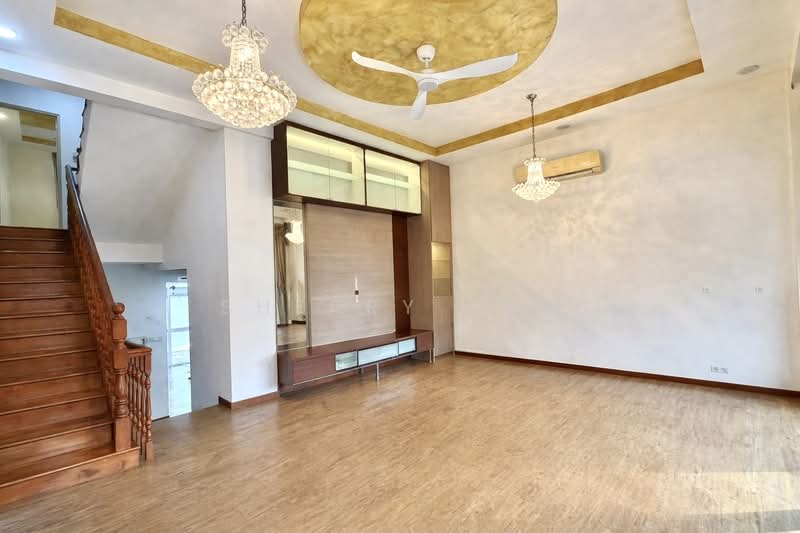 Loyang Villas Corner Terrace For Sale at S$ 2,580,000 | PropertyGuru Singapore - Living Room (actual)