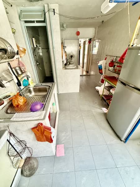 35 Jalan Bahagia HDB Flat For Sale at S$ 288,888 | PropertyGuru Singapore - Kitchen