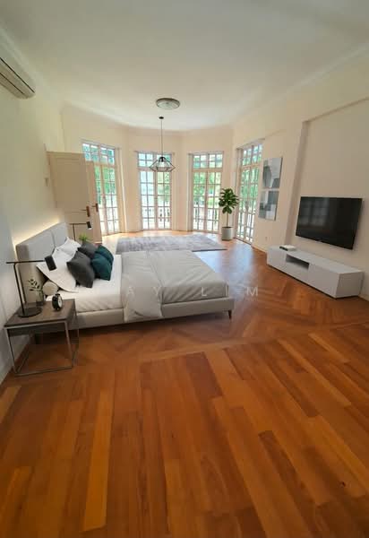 Woodgrove Avenue, Woodgrove Avenue, 6 Bedrooms, 6,674 sqft, Bungalow House For Rent, by Ray Lim, 500093907 - Bedroom - PropertyGuru.com.sg