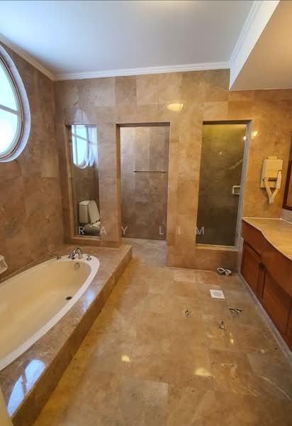 Woodgrove Avenue, Woodgrove Avenue, 6 Bedrooms, 6,674 sqft, Bungalow House For Rent, by Ray Lim, 500093907 - Bathroom - PropertyGuru.com.sg