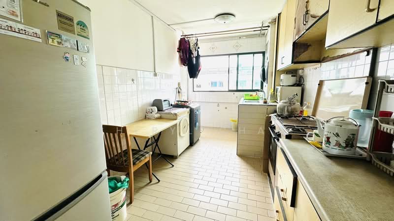 170 Bedok South Road HDB Flat For Sale at S$ 638,888 | PropertyGuru Singapore - Kitchen