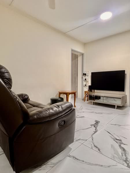 289A Bukit Batok Street 25 HDB Flat For Sale at S$ 910,000 | PropertyGuru Singapore - Living Room