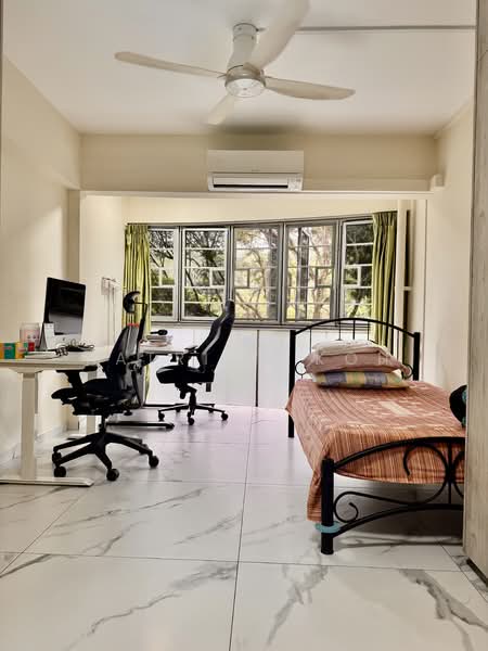 289A Bukit Batok Street 25 HDB Flat For Sale at S$ 910,000 | PropertyGuru Singapore - Study