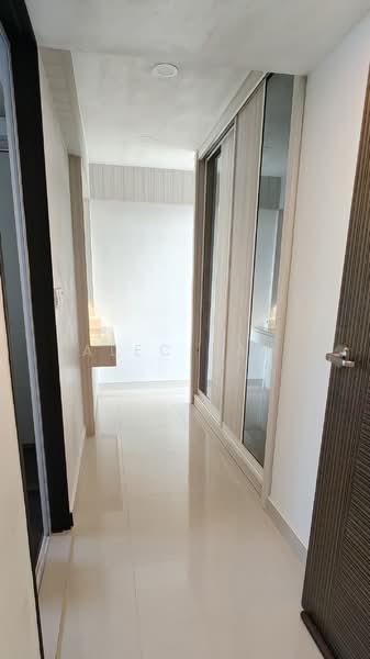 476B Upper Serangoon View HDB Flat For Sale at S$ 808,000 | PropertyGuru Singapore - Corridor