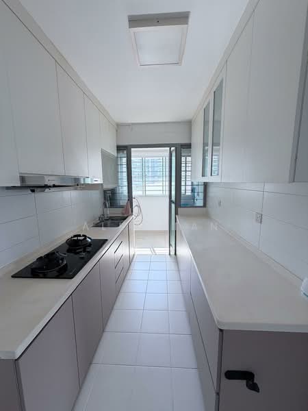 476B Upper Serangoon View, 476B Upper Serangoon View, 3 Bedrooms, 990 sqft, HDB Flat For Sale, by Alec Tan, 500093934 - Kitchen - PropertyGuru.com.sg