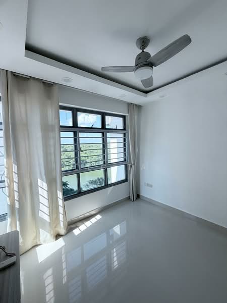 476B Upper Serangoon View, 476B Upper Serangoon View, 3 Bedrooms, 990 sqft, HDB Flat For Sale, by Alec Tan, 500093934 - Master Room - Facing Riverbank - PropertyGuru.com.sg