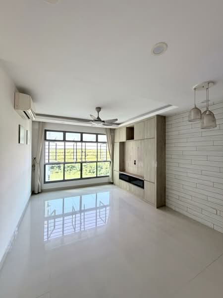 476B Upper Serangoon View, 476B Upper Serangoon View, 3 Bedrooms, 990 sqft, HDB Flat For Sale, by Alec Tan, 500093934 - Living Room - PropertyGuru.com.sg