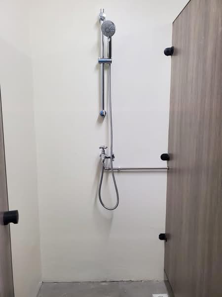 Cheap West Side Dormitory For Lease, Jalan Besut, 500 sqft, Dormitory For Rent, by Tony Eyu, 500093942 - Bathroom - CommercialGuru.com.sg