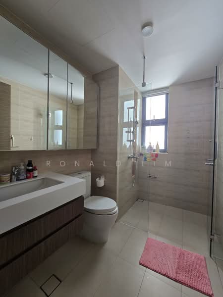 The Palette Condominium For Sale at S$ 1,638,888 | PropertyGuru Singapore - Master Bathroom