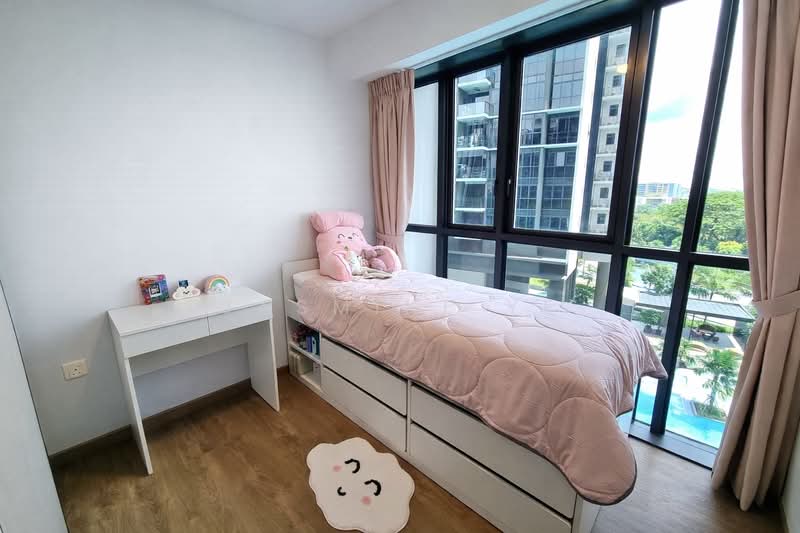 Whistler Grand Condominium For Sale at S$ 2,200,000 | PropertyGuru Singapore - Bedroom