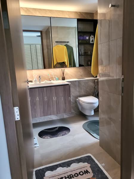 Whistler Grand Condominium For Sale at S$ 2,200,000 | PropertyGuru Singapore - Bathroom