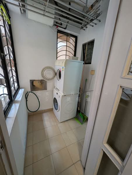 Heritage View, 10 Dover Rise, 2 Bedrooms, 969 sqft, Condominium For Rent, by Jackson Goh JS  吴任城, 500093952 - Balcony - PropertyGuru.com.sg