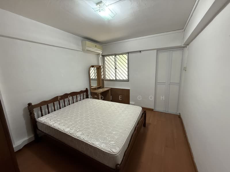 102 Jurong East Street 13, 102 Jurong East Street 13, 2 Bedrooms, 732 sqft, HDB Flat For Rent, by Freddie Goh, 500093970 - Bedroom - PropertyGuru.com.sg