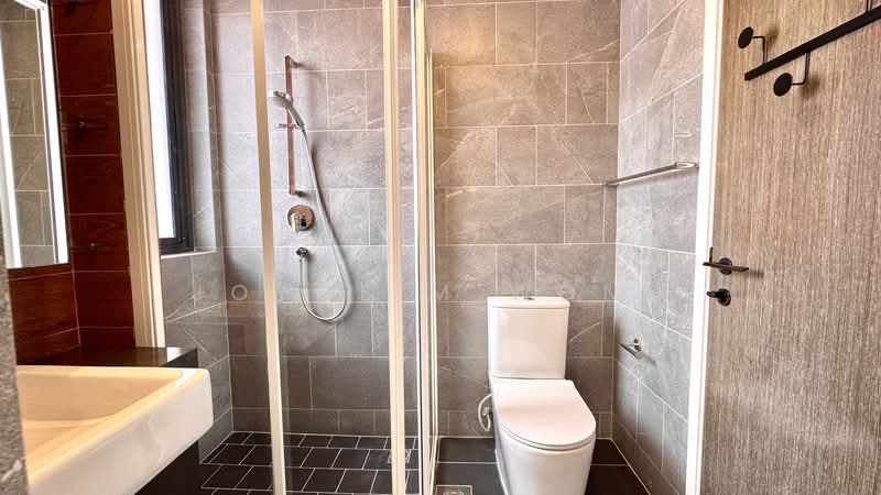 Rezi 24, 39 Lorong 24 Geylang, 2 Bedrooms, 646 sqft, Condominium For Rent, by Joyce M Wong, 500093973 - Bathroom - PropertyGuru.com.sg