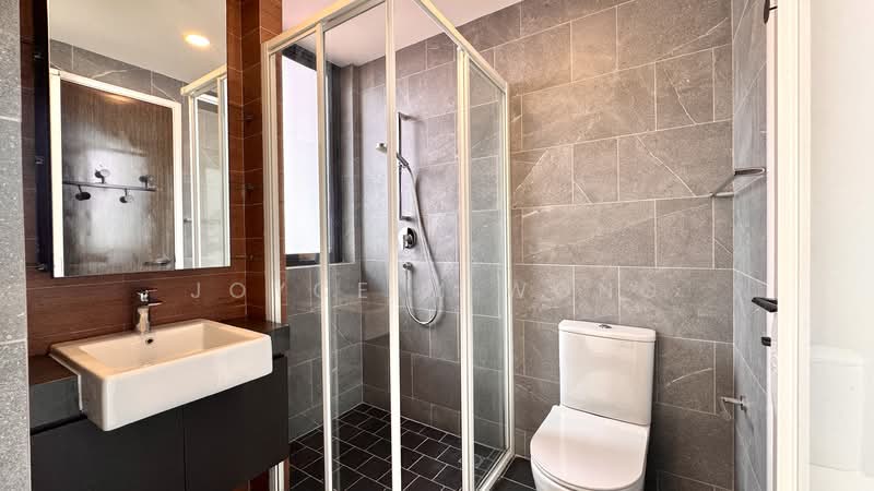 Rezi 24, 39 Lorong 24 Geylang, 2 Bedrooms, 646 sqft, Condominium For Rent, by Joyce M Wong, 500093973 - Bathroom - PropertyGuru.com.sg