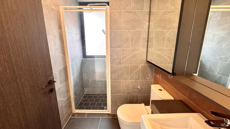 Rezi 24, 39 Lorong 24 Geylang, 2 Bedrooms, 646 sqft, Condominium For Rent, by Joyce M Wong, 500093973 - Bathroom - PropertyGuru.com.sg