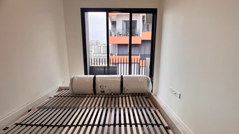 Rezi 24, 39 Lorong 24 Geylang, 2 Bedrooms, 646 sqft, Condominium For Rent, by Joyce M Wong, 500093973 - Master Bedroom - PropertyGuru.com.sg