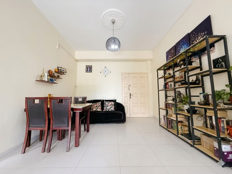 Eastern Lagoon I, 200 Upper East Coast Road, 2 Bedrooms, 1,001 sqft, Condominium For Rent, by Shawn Sim, 500093995 - Living Room - PropertyGuru.com.sg