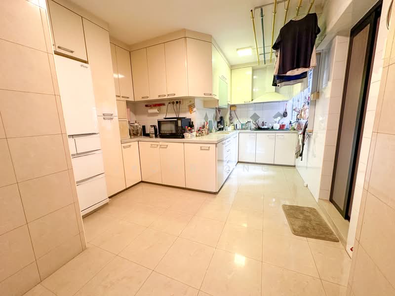 409 Bedok North Avenue 2 HDB Flat For Sale at S$ 899,999 | PropertyGuru Singapore - Kitchen