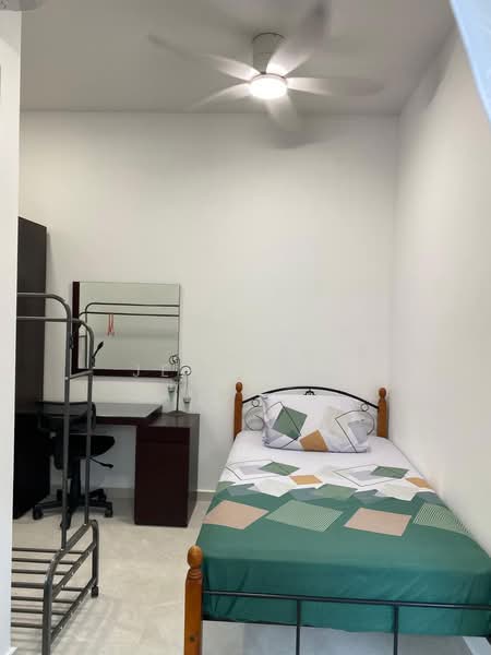 West Coast Gardens, 25 West Coast Place, Room Rental, 143 sqft, Terraced House For Rent, by Chew Jennifer, 500094025 - Bedroom - PropertyGuru.com.sg