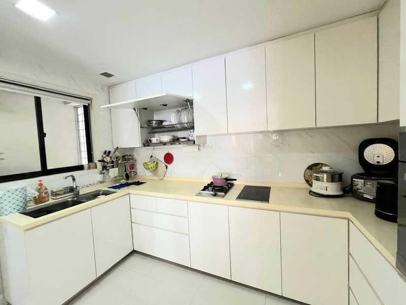 Carissa Park Condo Condominium For Sale at S$ 2,000,000 | PropertyGuru Singapore - Kitchen