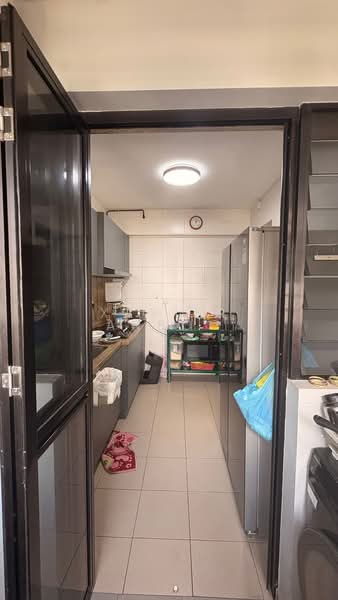 547C Segar Road HDB Flat For Sale at S$ 499,000 | PropertyGuru Singapore - Kitchen