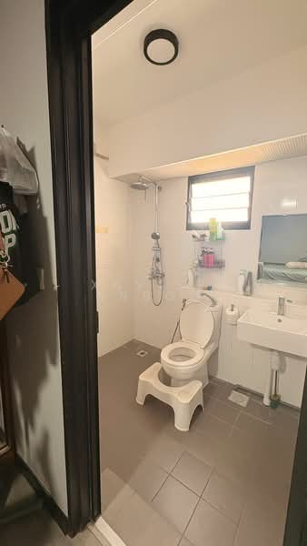 547C Segar Road HDB Flat For Sale at S$ 499,000 | PropertyGuru Singapore - Bathroom