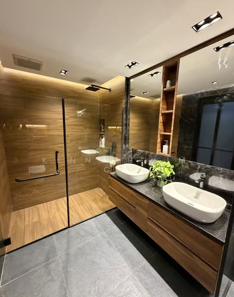 Villa Verde Terraced House For Sale at S$ 2,688,000 | PropertyGuru Singapore - Bathroom