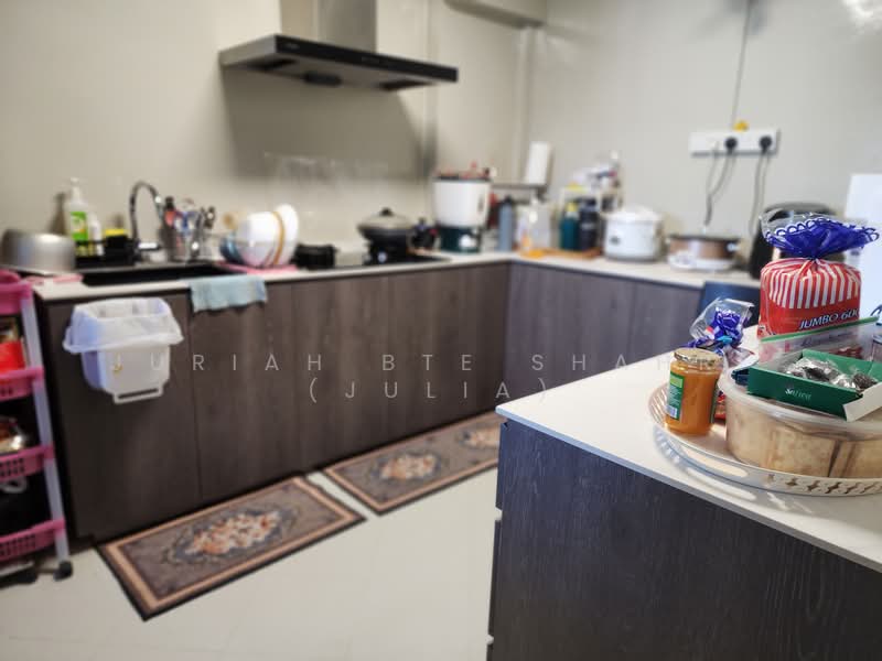 739 Woodlands Circle HDB Flat For Sale at S$ 580,000 | PropertyGuru Singapore - Kitchen