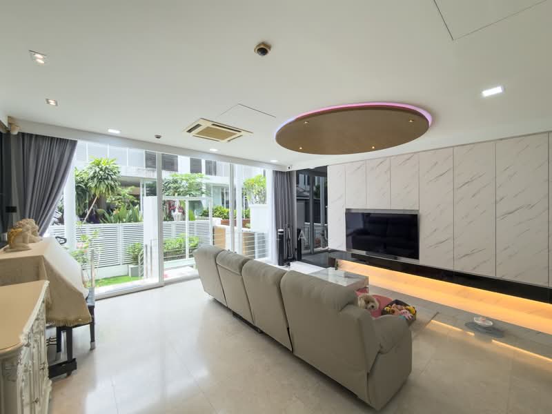 Oasis @ Mulberry Terraced House For Sale at S$ 5,100,000 | PropertyGuru Singapore - Living Room