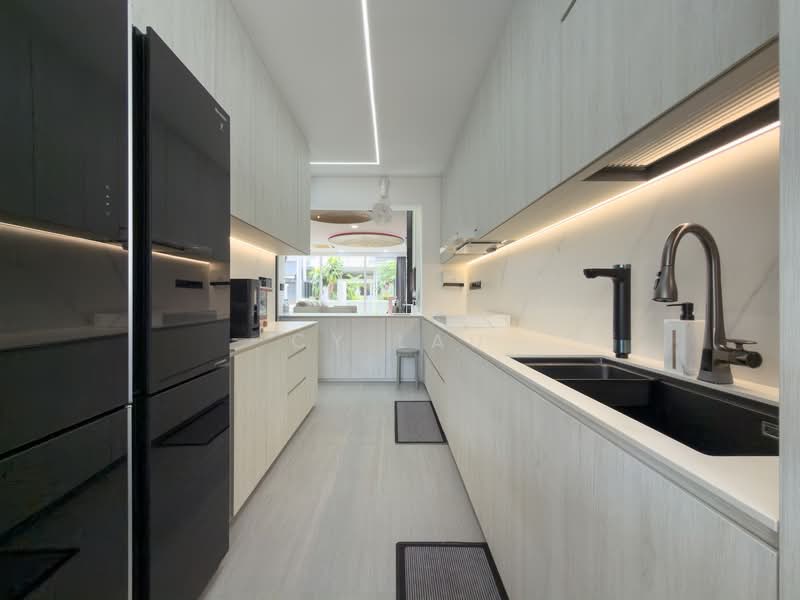 Oasis @ Mulberry Terraced House For Sale at S$ 5,100,000 | PropertyGuru Singapore - Kitchen