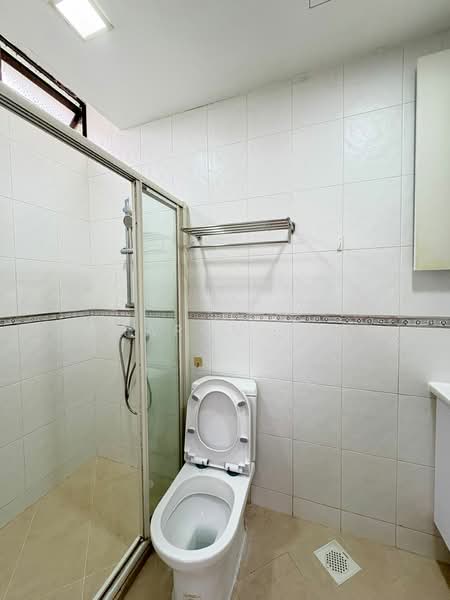 Pastoral View, 7 Bassein Road, 3 Bedrooms, 1,238 sqft, Apartment For Rent, by Sharon Tan, 500094055 - Bathroom - PropertyGuru.com.sg