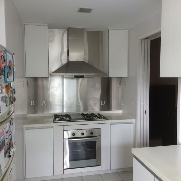 Monterey Park Condominium, 21 West Coast Rise, 2 Bedrooms, 1,023 sqft, Condominium For Rent, by Raymond Lim, 500094057 - Kitchen - PropertyGuru.com.sg