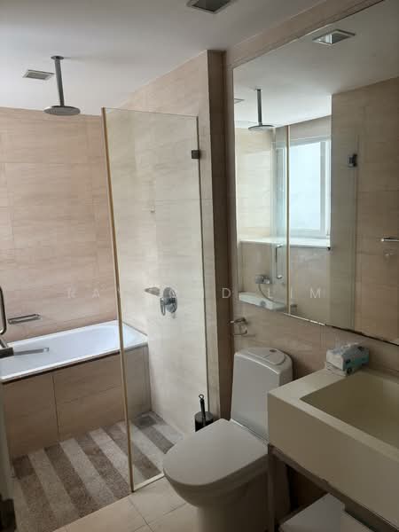 Monterey Park Condominium, 21 West Coast Rise, 2 Bedrooms, 1,023 sqft, Condominium For Rent, by Raymond Lim, 500094057 - Bathroom - PropertyGuru.com.sg