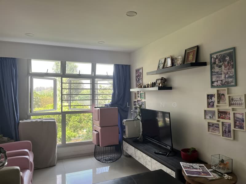325A Sumang Walk HDB Flat For Sale at S$ 850,000 | PropertyGuru Singapore - Living Room