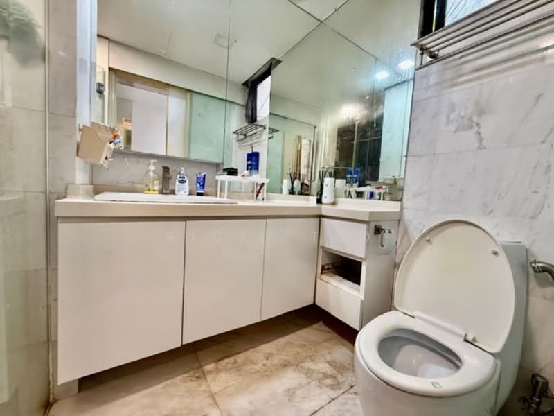 Regent Heights Condominium For Sale at S$ 1,298,000 | PropertyGuru Singapore - Bathroom