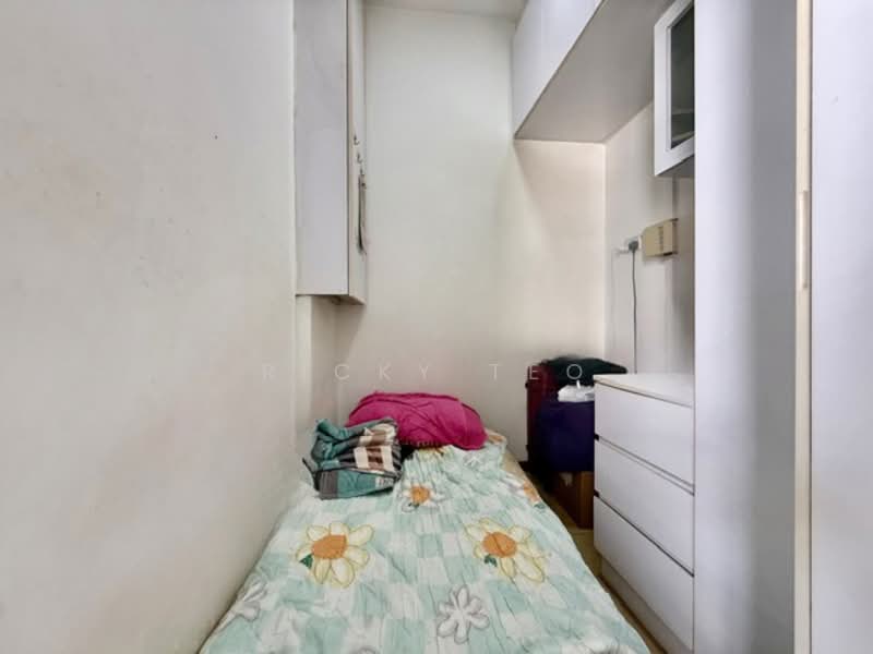 Regent Heights Condominium For Sale at S$ 1,298,000 | PropertyGuru Singapore - Bedroom