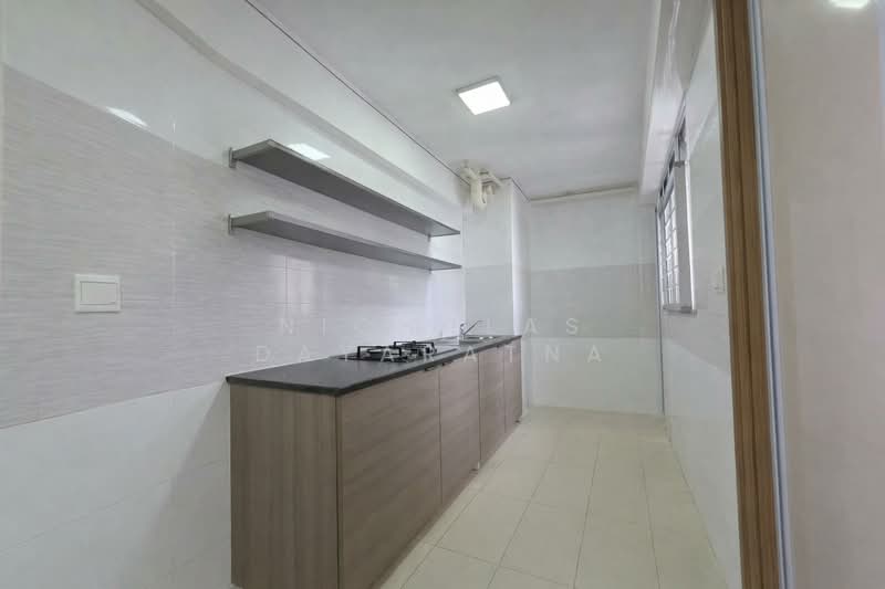405A Northshore Drive HDB Flat For Sale at S$ 448,000 | PropertyGuru Singapore - Kitchen