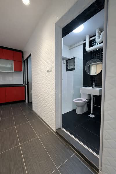 298D Compassvale Street HDB Flat For Sale at S$ 800,000 | PropertyGuru Singapore - Kitchen